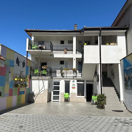 Family Apartment Near Old Town Mostar Bagian luar foto