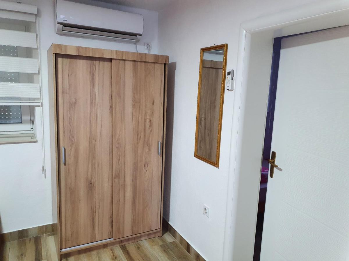 Family Apartment Near Old Town Mostar Bagian luar foto