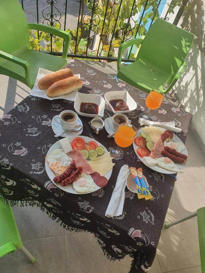 Family Apartment Near Old Town Mostar Bagian luar foto