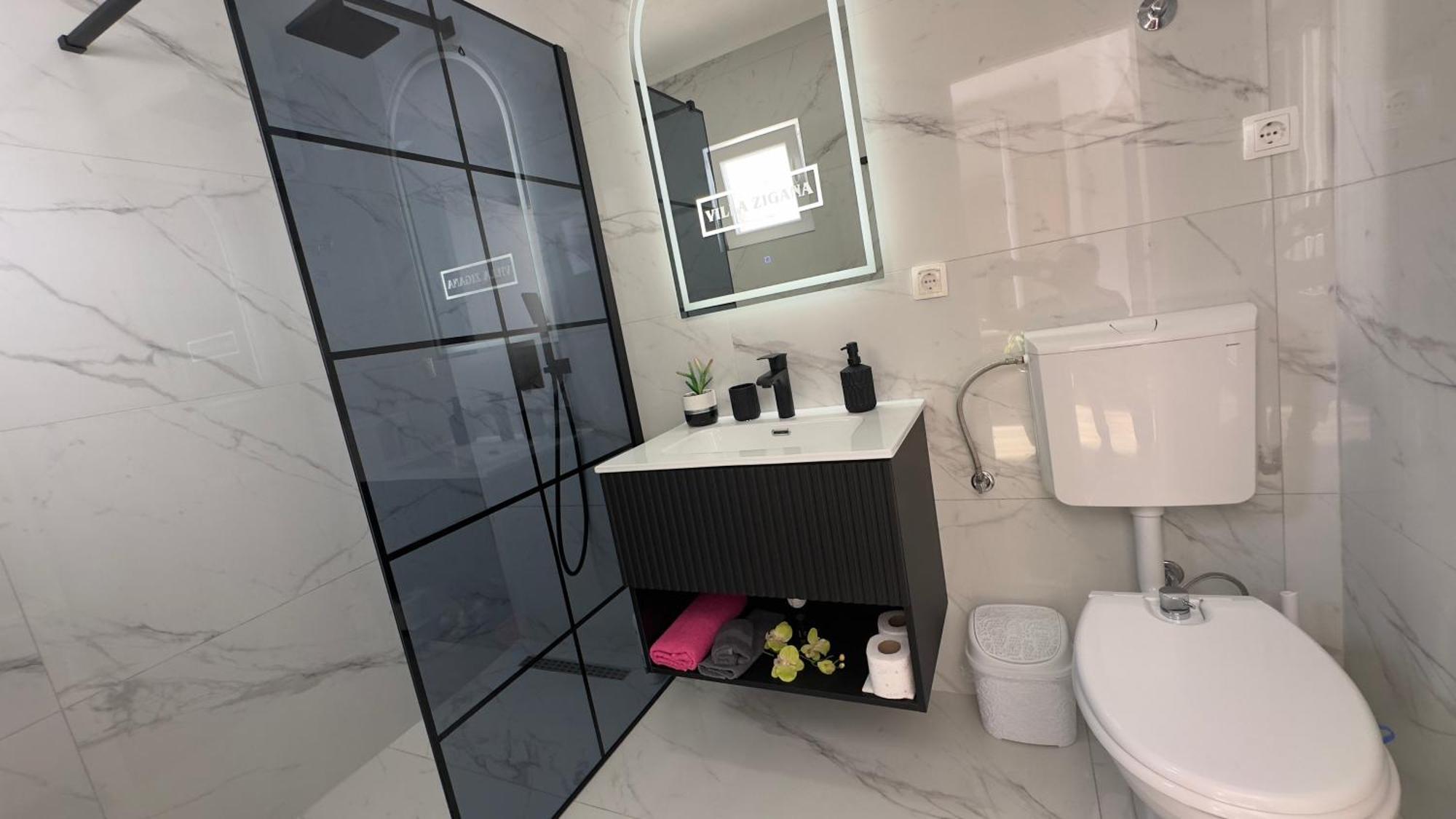 Family Apartment Near Old Town Mostar Bagian luar foto